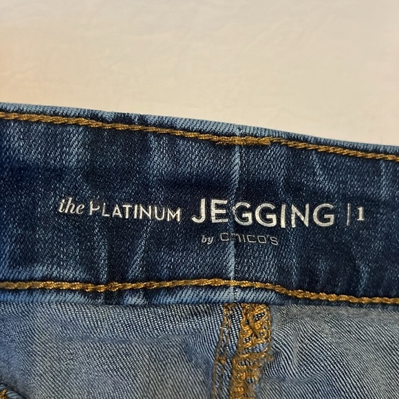 Chico’s the Platinum Dark Wash Jegging - Picture 5 of 6